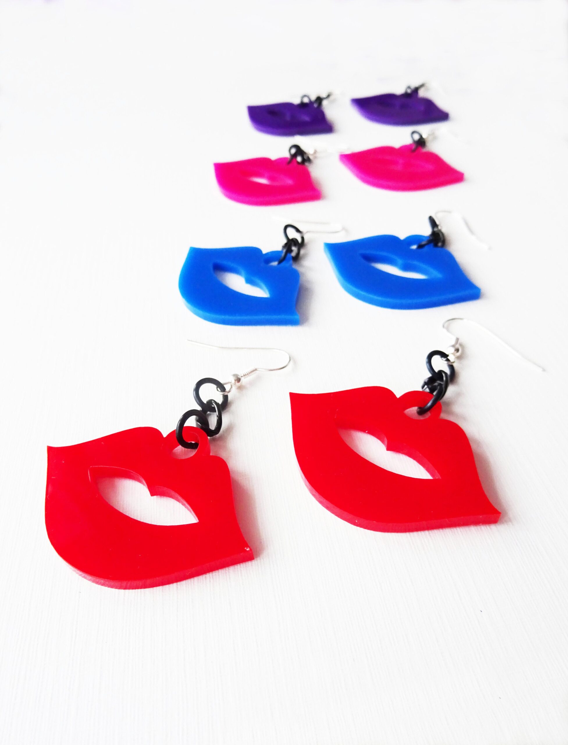 Knowing Lips Earrings