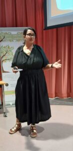 Zeenat Ahmed, Cognitive Hypnotherapy speaker, presenting at Connect event.